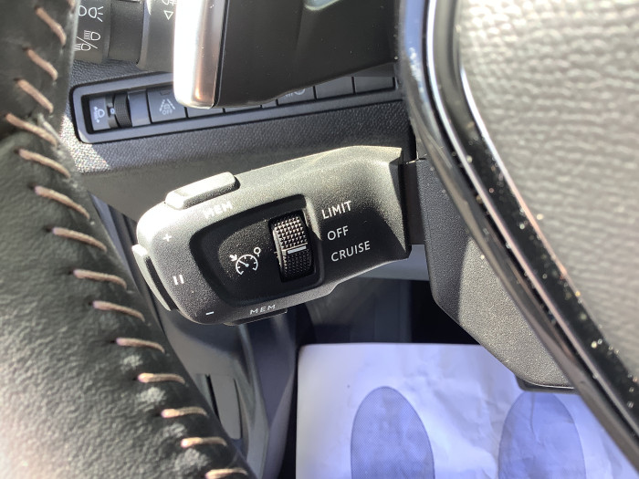 Peugeot 3008 Hybrid 180 e-EAT8 Allure Pack