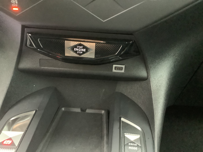 DS DS 3 Nouveau PureTech 130 EAT8 Performance Line