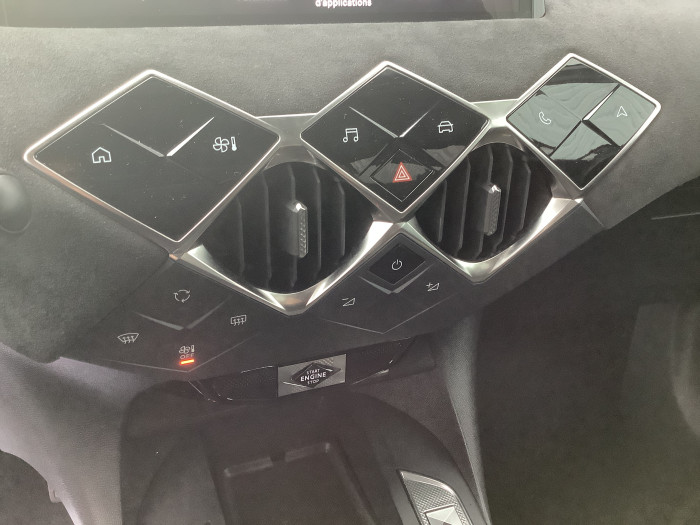 DS DS 3 Nouveau PureTech 130 EAT8 Performance Line