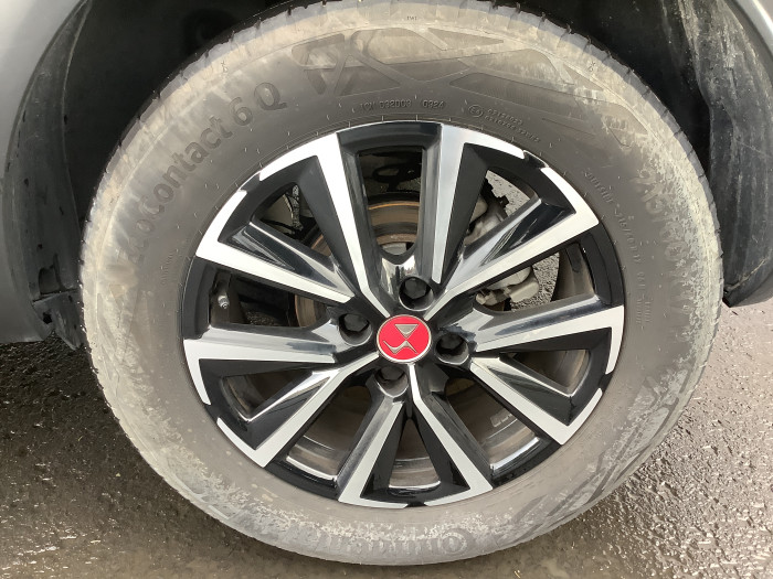 DS DS 3 Nouveau PureTech 130 EAT8 Performance Line