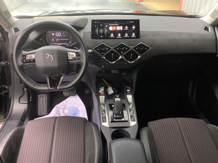 DS DS 3 Nouveau PureTech 130 EAT8 Performance Line