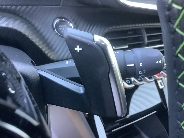 Peugeot 2008 Nouveau Hybrid 145 e-DCS6 GT