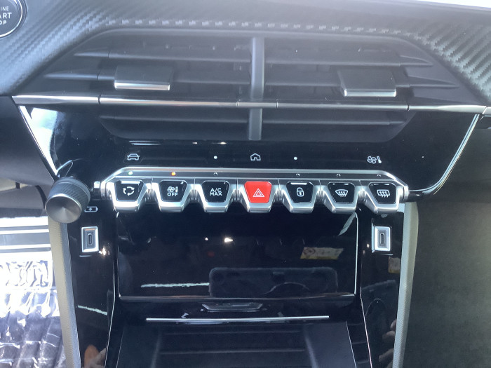Peugeot 2008 Nouveau Hybrid 145 e-DCS6 GT