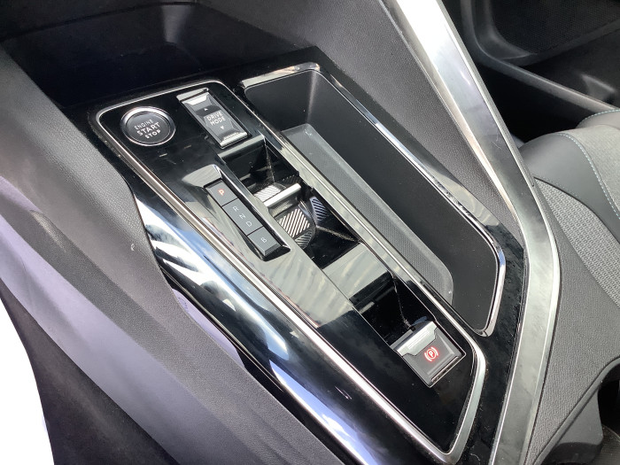 Peugeot 3008 Hybrid 180 e-EAT8 Allure Pack