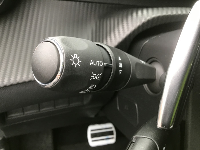 Peugeot 2008 Nouveau PureTech 130 S&S EAT8 GT