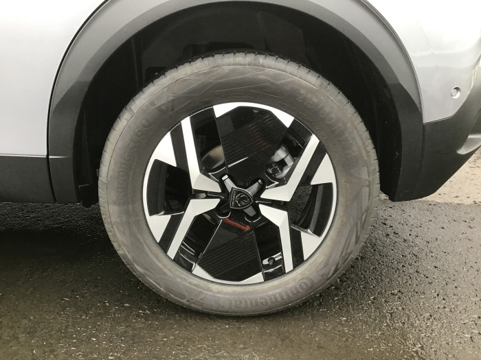 Peugeot 2008 Nouveau PureTech 130 S&S EAT8 GT