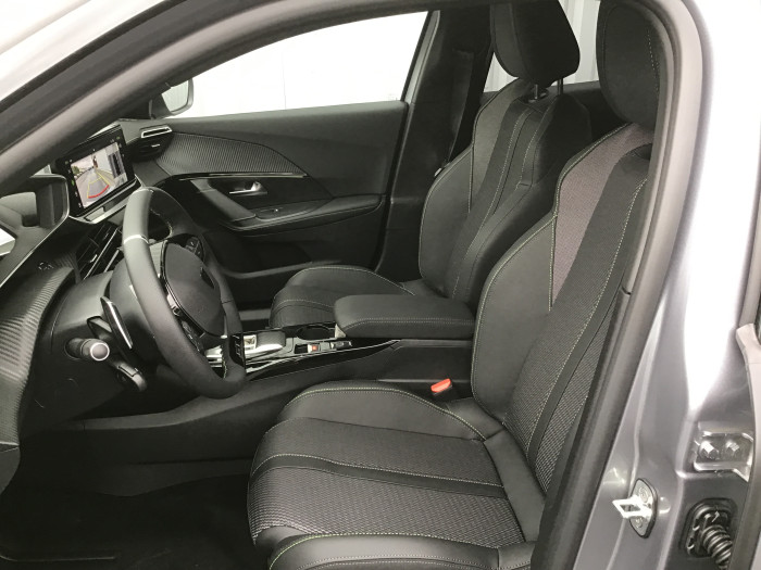 Peugeot 2008 Nouveau PureTech 130 S&S EAT8 GT