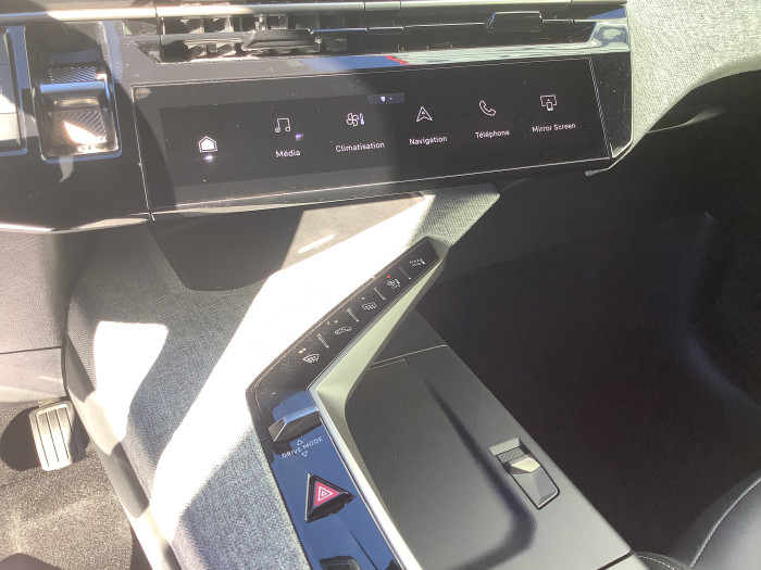 Peugeot 3008 Nouveau Hybrid 145 e-DCS6 Allure