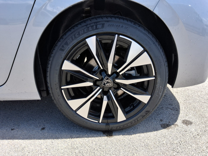 Peugeot 308 DIESEL Nouvelle BlueHDi 130ch S&S EAT8 Allure